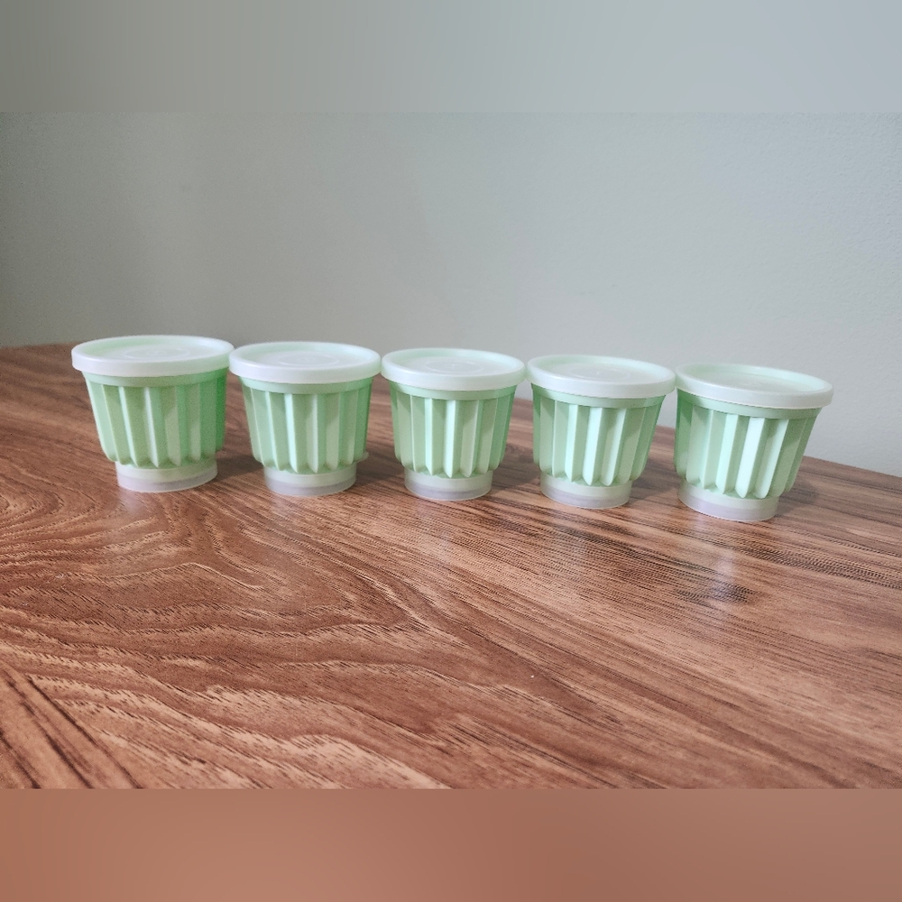 VINTAGE Tupperware Green Mint Set of 5 Jel-ette Dessert Jell-O Mold w/Seals Lids